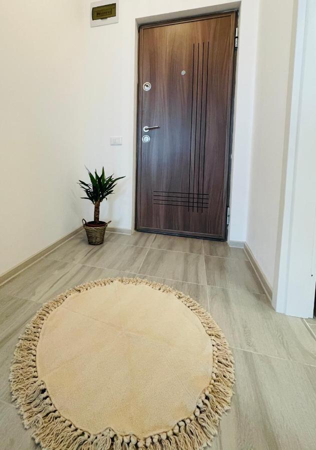 Q Royal Apartment - Palas Center Яш Екстериор снимка